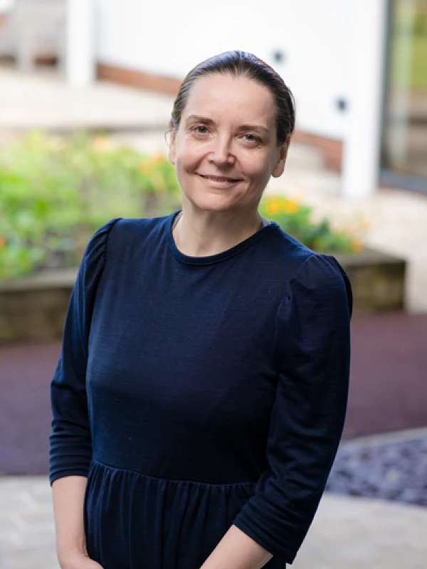 Photo of Elizabeth Jones