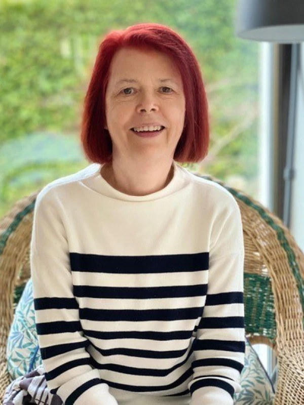 Photo of Lindsay Cook